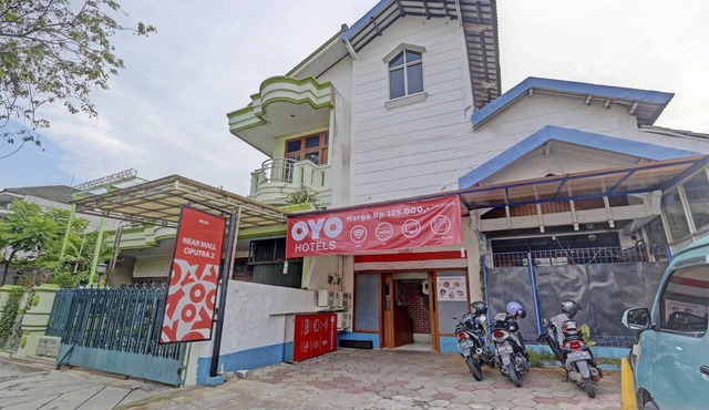 Luxury Twin Stay with Free WiFi and Parking