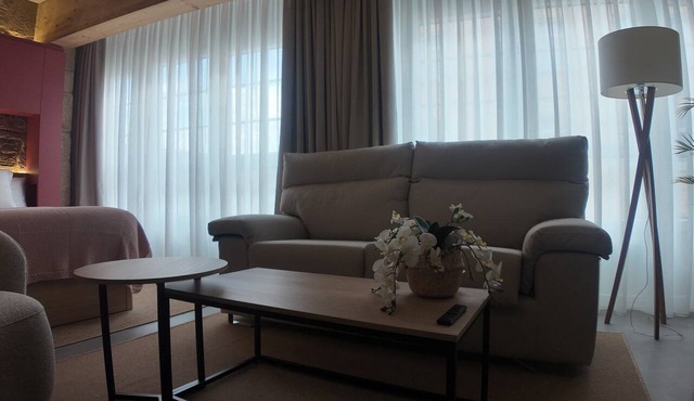 Spacious Premium Studio with a King-Size Bed Inside the City Walls