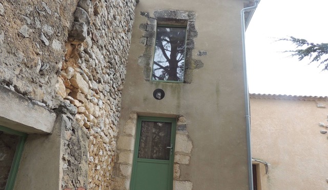 Studio in Rustrel Fully equipped, self-contained living room.