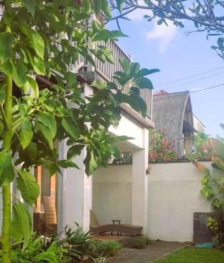 Villa Kenken - 2 Bedrooms villa close to Keramas Surfing Beach