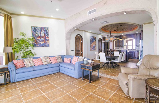 112 m² Condo ∙ 2 bedrooms ∙ 4 guests