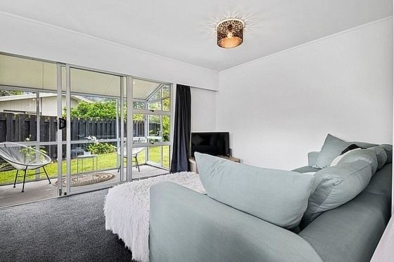 Archie's Beach Bach - Orewa Holiday Home
