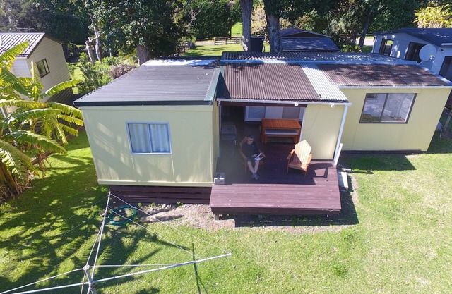 Whanarua Bay Cottages 