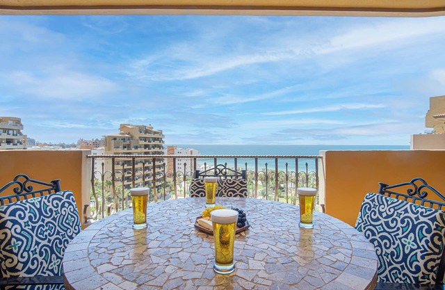 BELLA SIRENA BD 703 Cozy Blue Ocean Oasis Ocean View Condo
