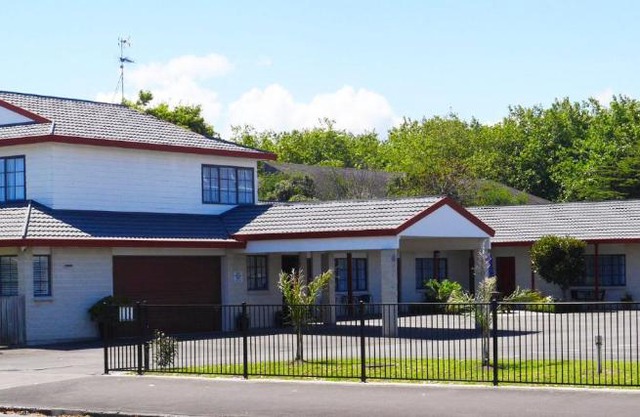 Motor Lodge 