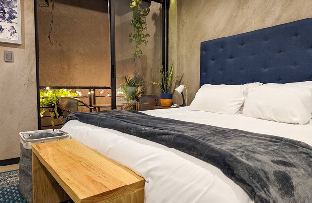 Boutique Condo on Private Street in Condesa | King Bed w/Fast Wifi