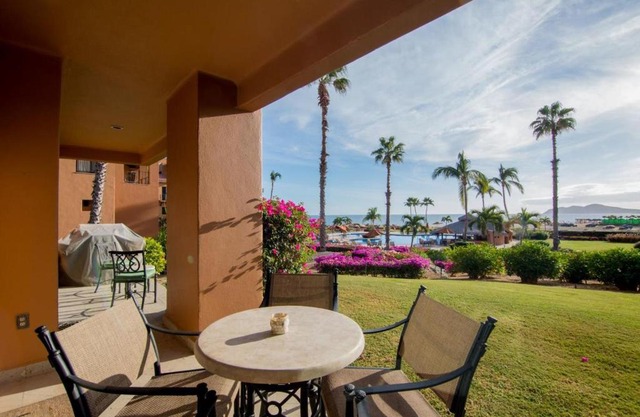 Christmas & New Years Beachfront! Beautiful 2 Bed Condo With Awesome Views!