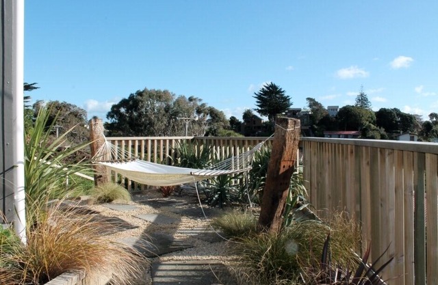 Cosy Raumati South Beach Bach