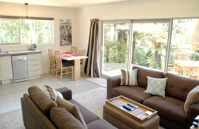 Fern Cabin - Lake Okareka Holiday Home