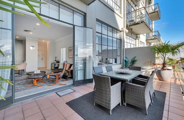 Gorgeous 2BR in Heart of City Free Parking