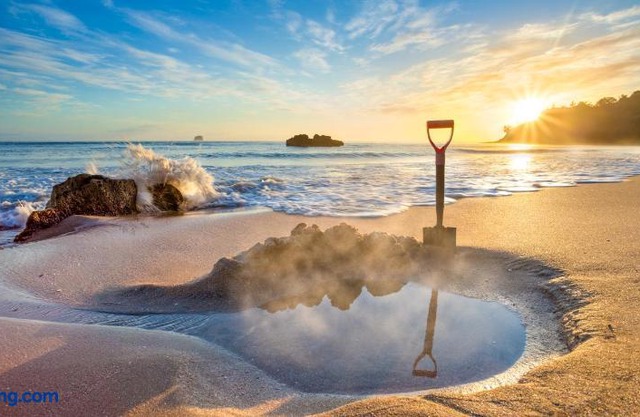 Hot Water Beach Bure Wera