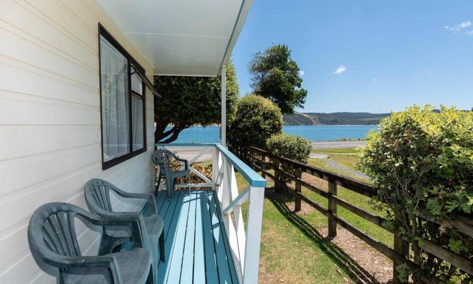 Opononi House | 38 m² House ∙ 2 bedrooms ∙ 8 guests