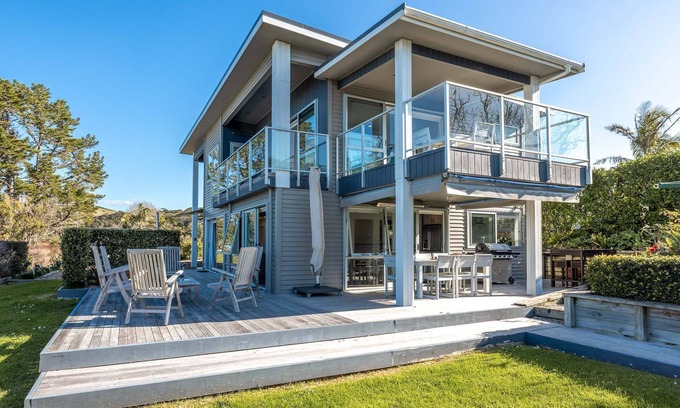 Oneroa House | Bella Seven | Stay Waiheke
