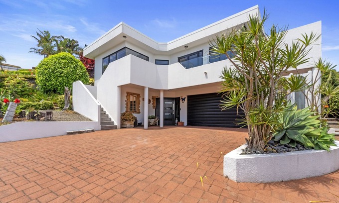 Tauranga House | Bellevue Paradise - Tauranga Holiday Home