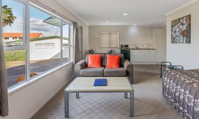 Tauranga Hotel | Cottage Park Thermal Motel