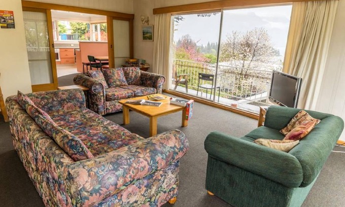 Queenstown City Centre Hostel | Hippo Lodge Backpackers