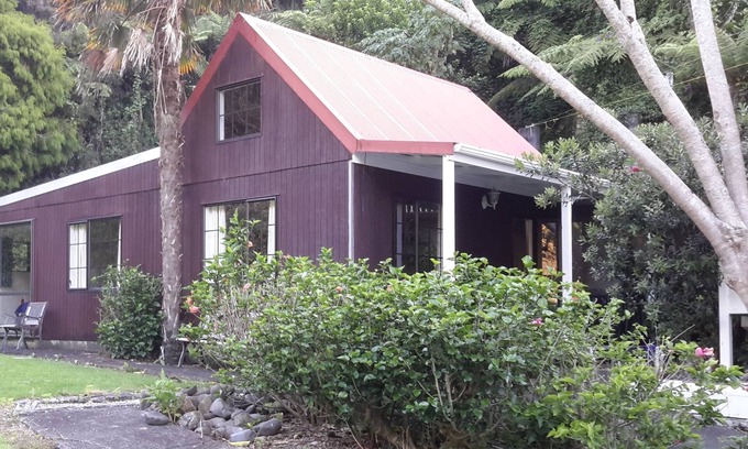 Russell Cottage | Natural Bush Setting - FREE Wi-Fi