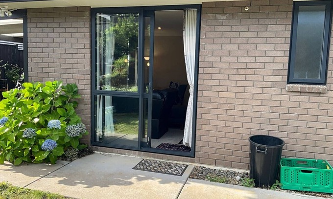 Pukekohe Apartment | New two B/room house attached to house