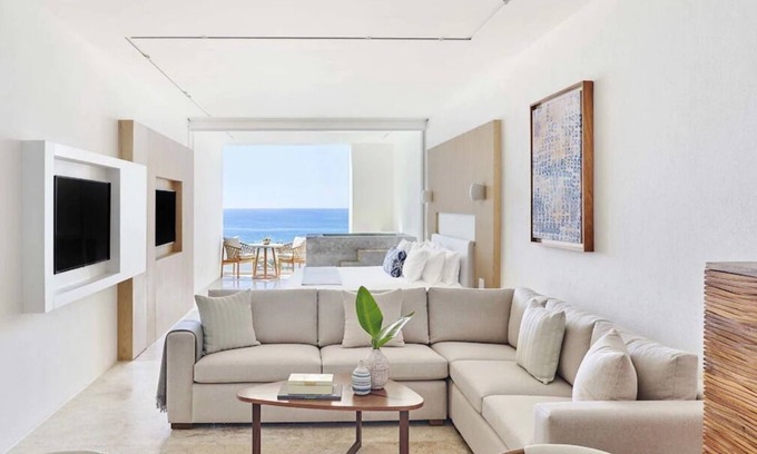 Zona Hotelera House | Premier Stay in Los Cabos! Pet-friendly Suite with Plunge Pool, Free Parking!