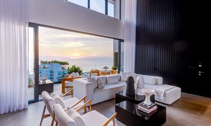 Emiliano Zapata Condo | Sail View Ocean Views, Rooftop Pool, Romantic Zone