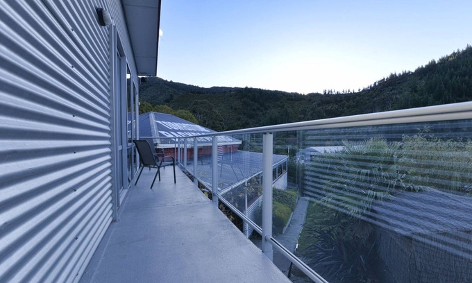 Picton Hostel | Tombstone Motel, Lodge & Backpackers