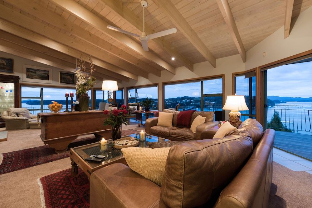 Photo of Livingroom in Opua