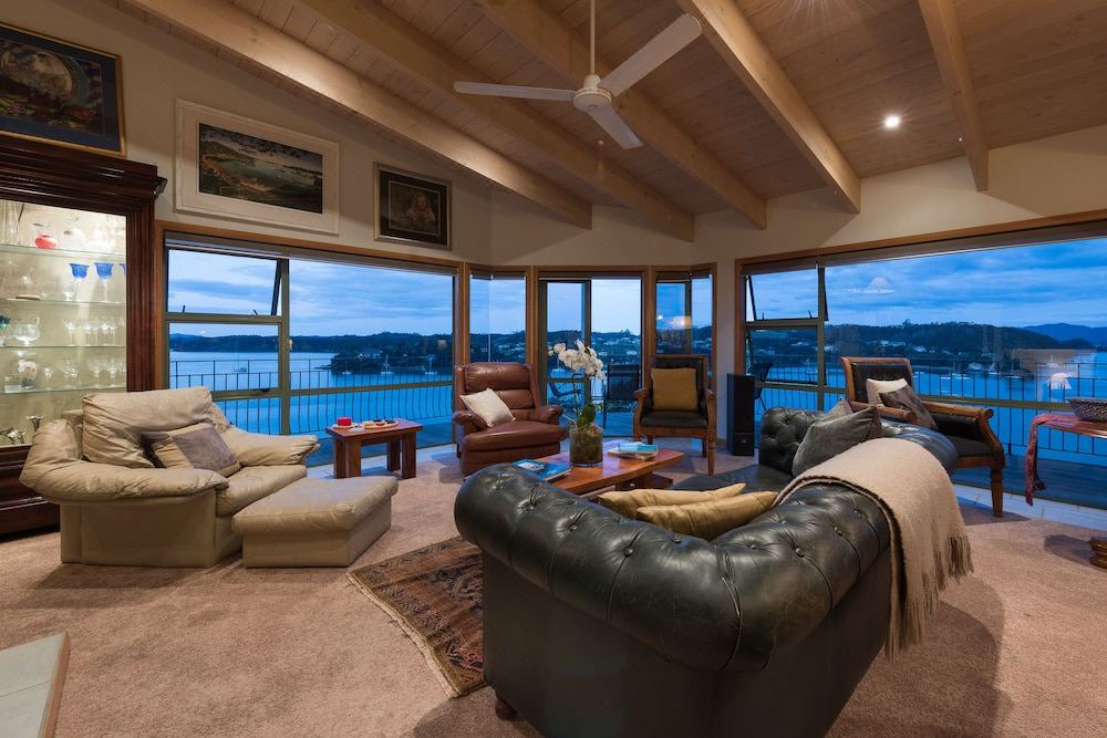 Photo of Livingroom in Opua