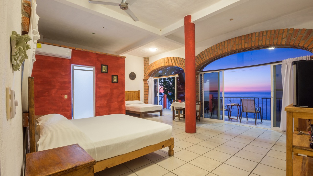 Photo of Bedroom in South Shore Hotel Area