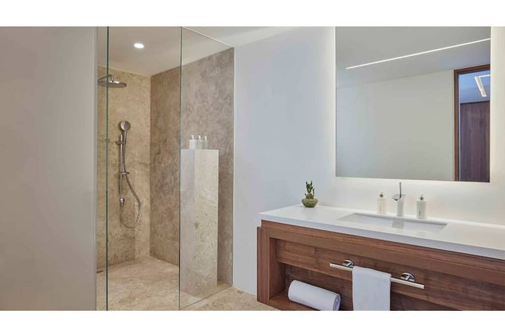 Photo of Bathroom in Zona Hotelera