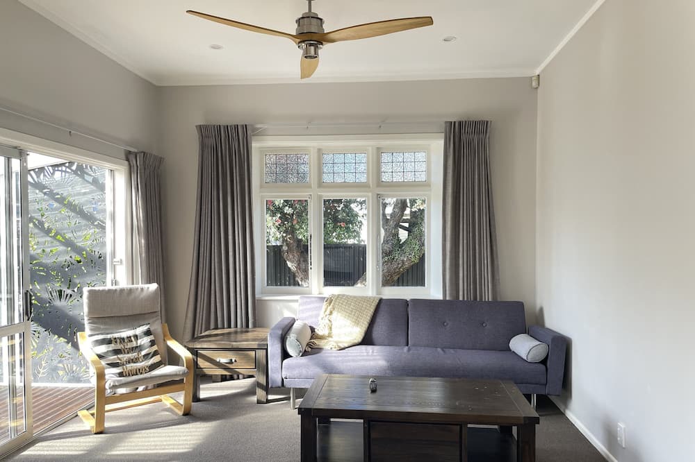 Photo of Livingroom in Petone