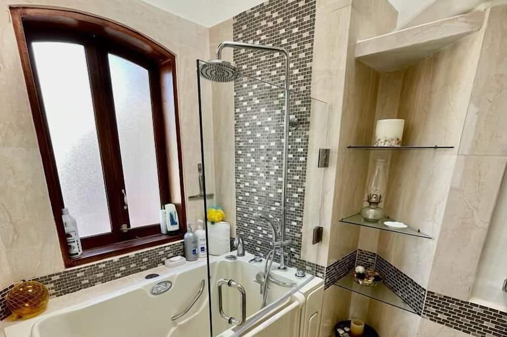 Photo of Bathroom in Primo Tapia