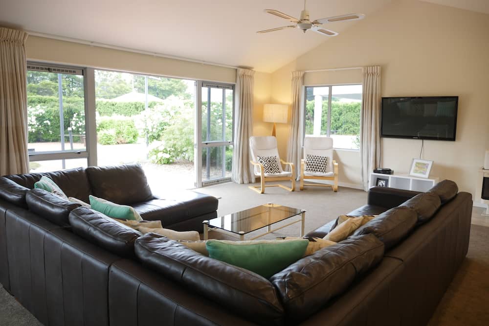 Photo of Livingroom in Hastings