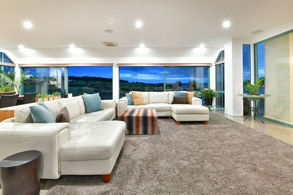 Photo of Livingroom in Gulf Harbour