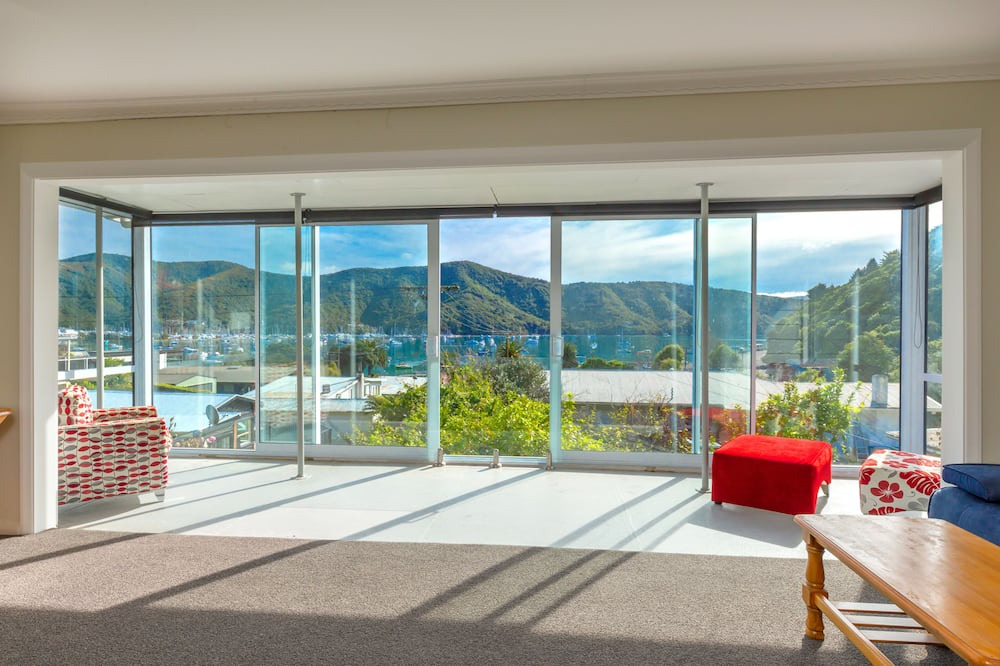 Photo of Livingroom in Waikawa Bay