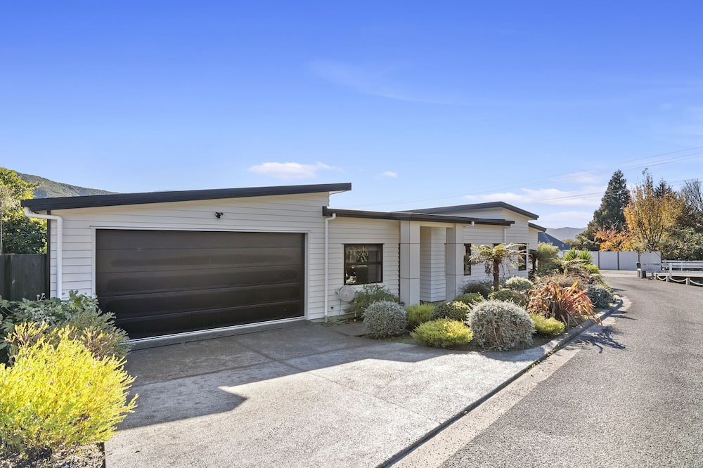 Photo of Outdoor in Waikawa Bay
