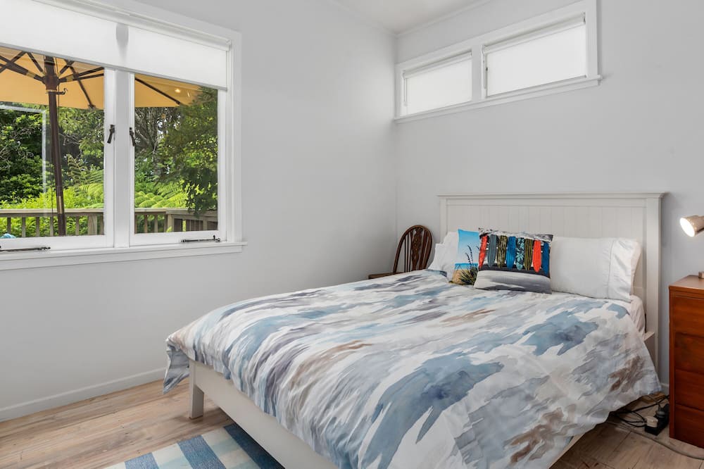 Photo of Bedroom in Leigh