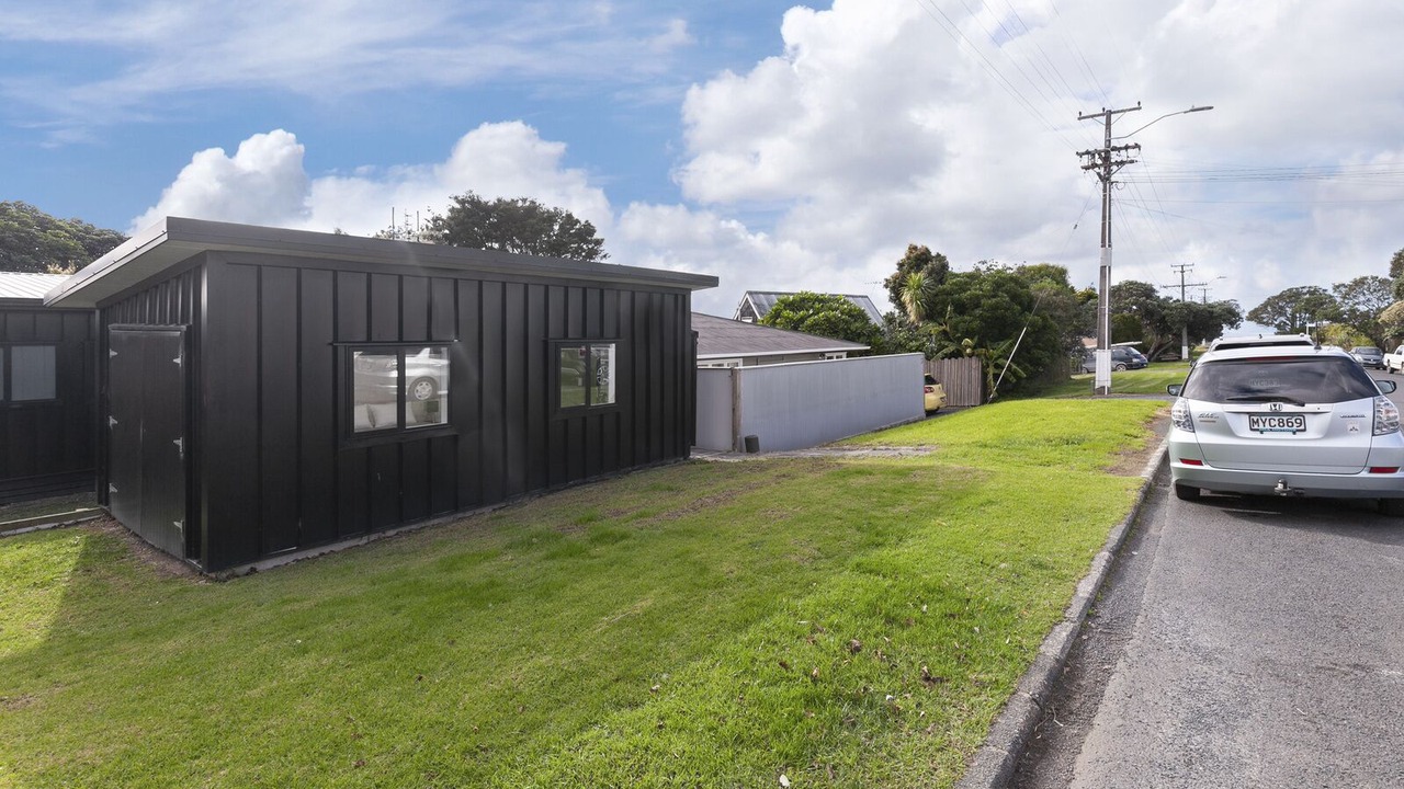 Photo of Outdoor in Leigh