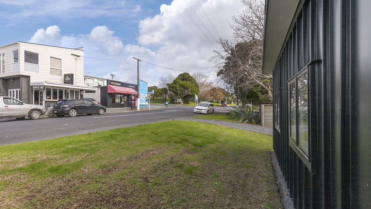 Photo of Outdoor in Leigh