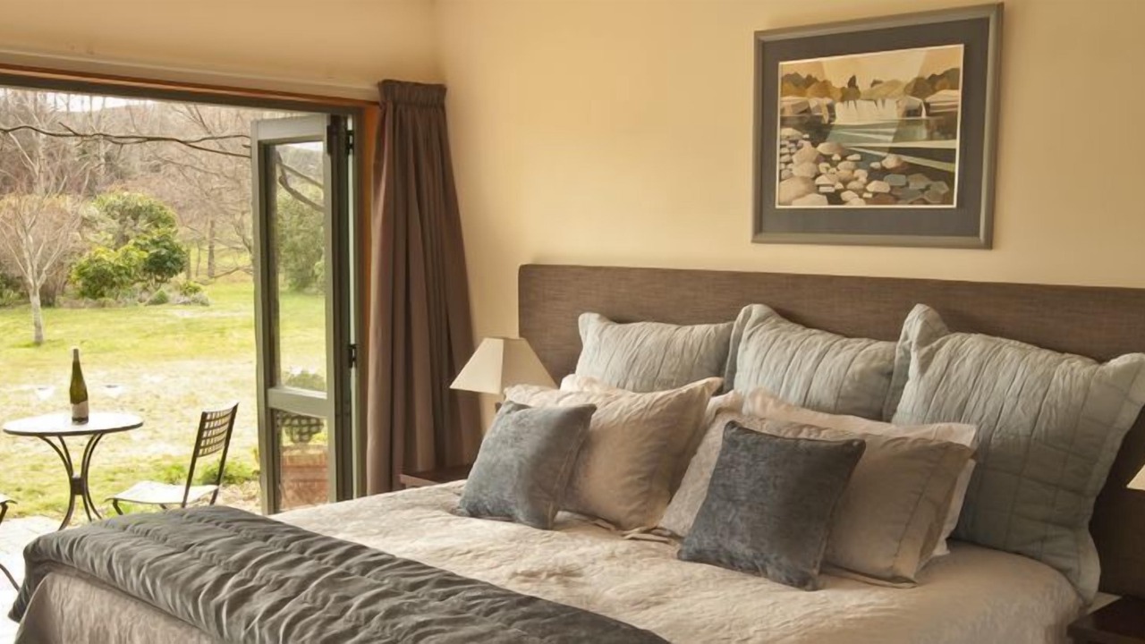 Photo of Bedroom in Acacia Bay