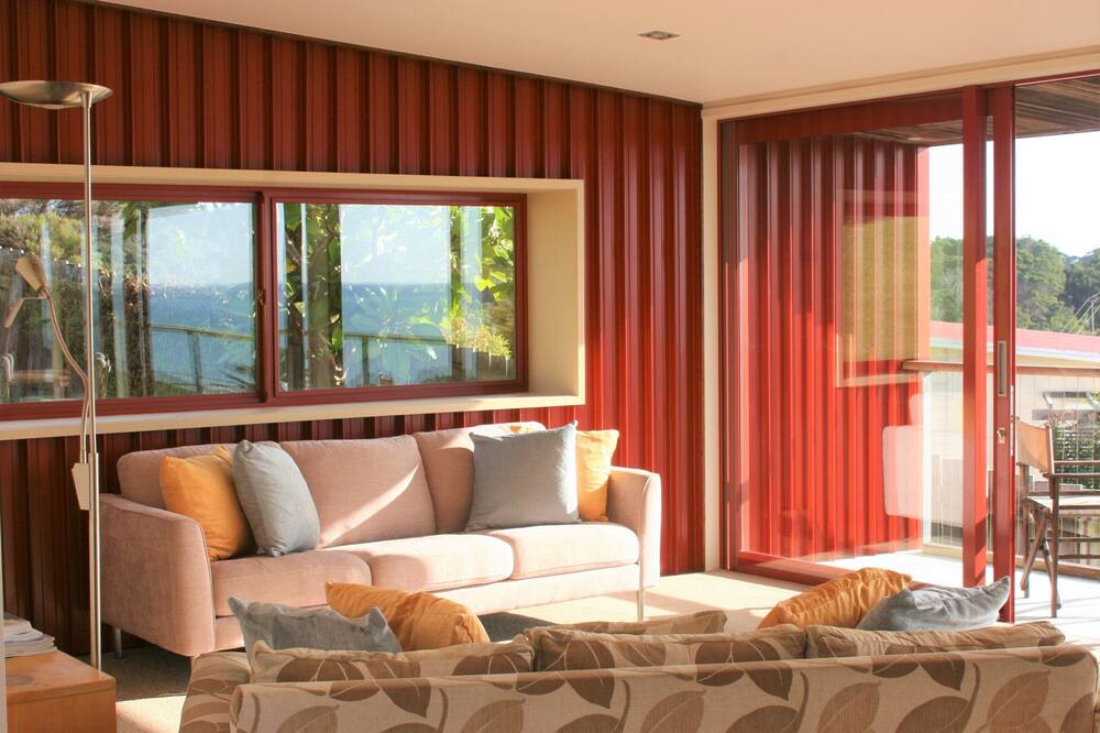 Photo of Livingroom in Cable Bay