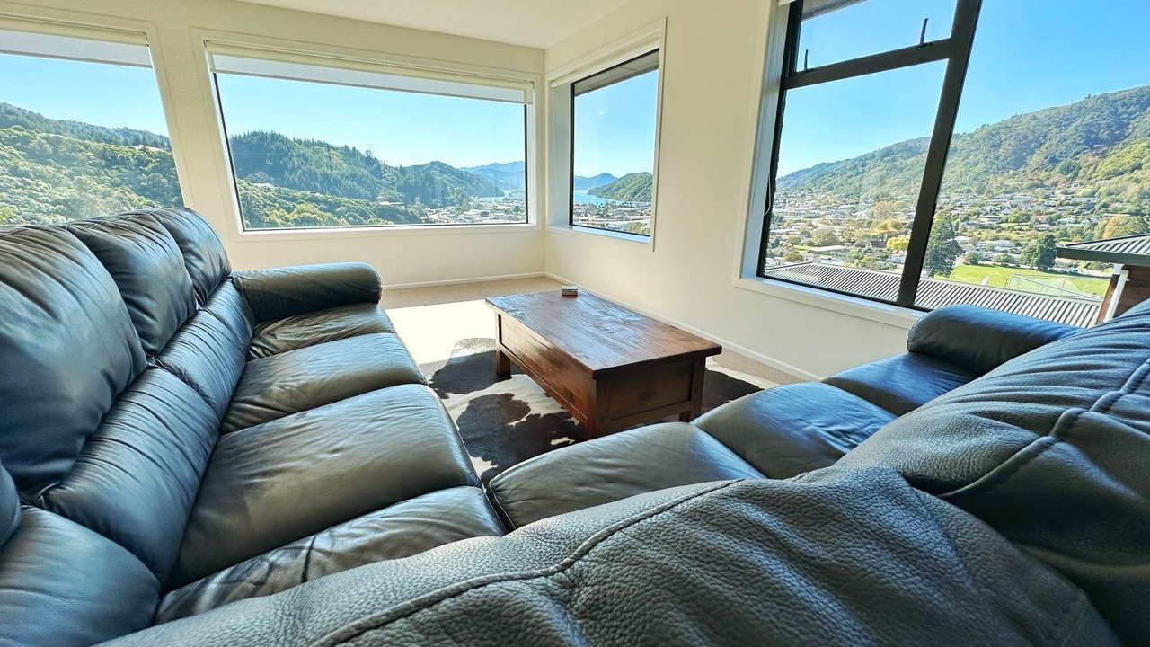 Photo of Livingroom in Picton