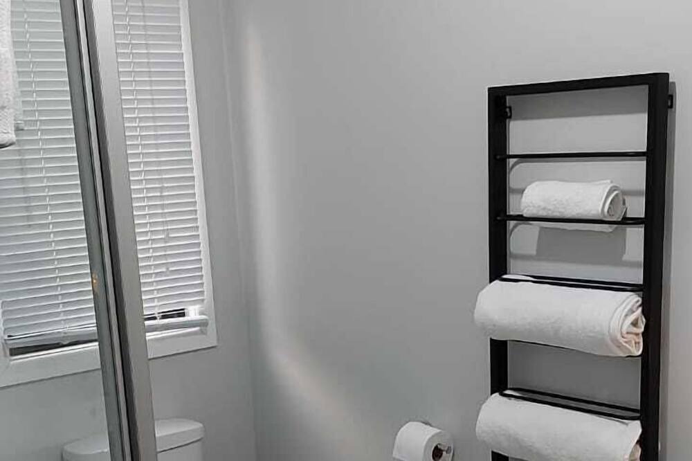 Photo of Bathroom in Waipawa