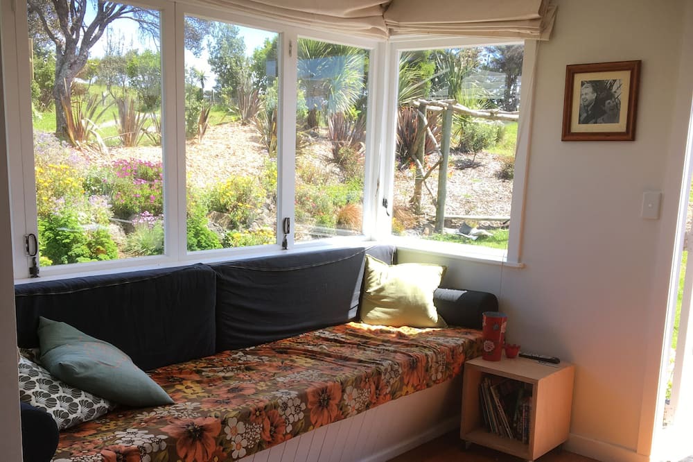 Photo of Livingroom in Muriwai