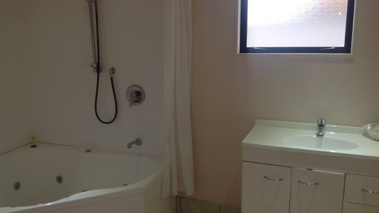 Photo of Bathroom in Taumarunui