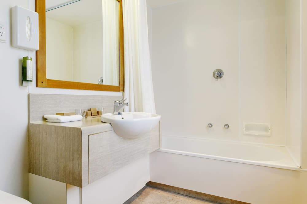 Photo of Bathroom in Whakapapa