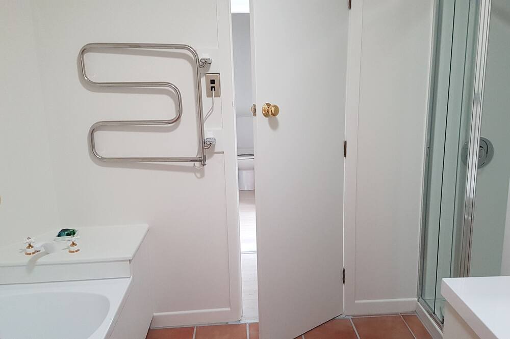 Photo of Bathroom in Pongakawa