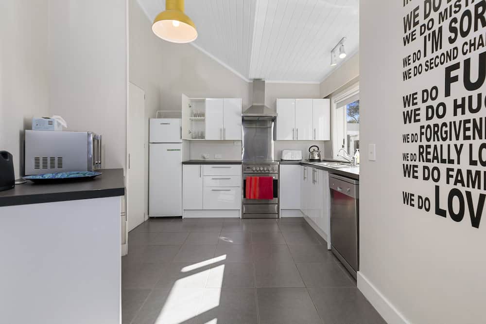 Photo of Kitchen in Snells Beach
