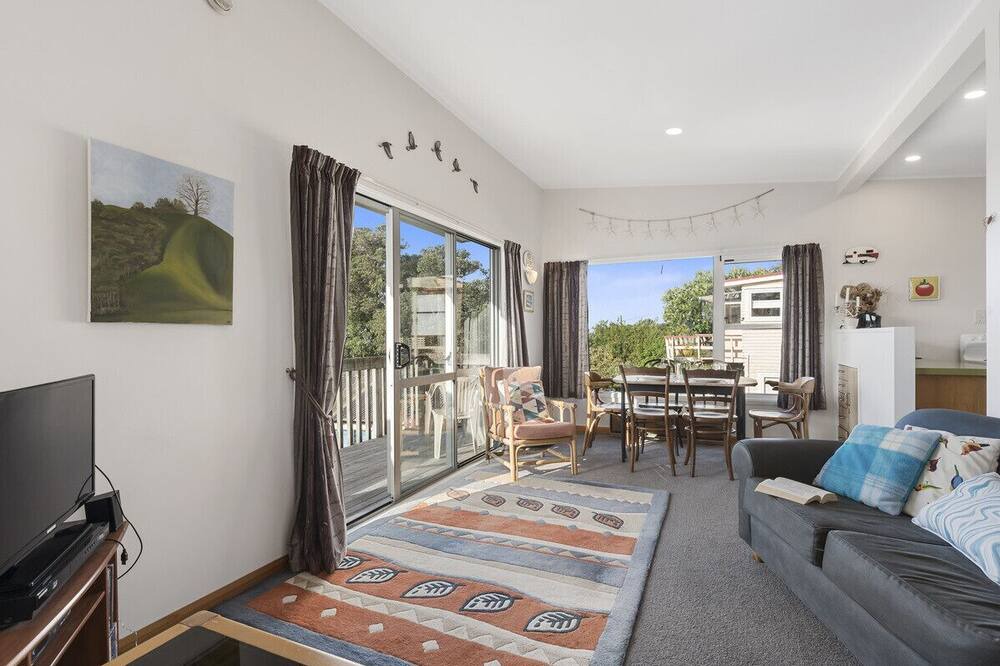 Photo of Livingroom in Mahurangi East
