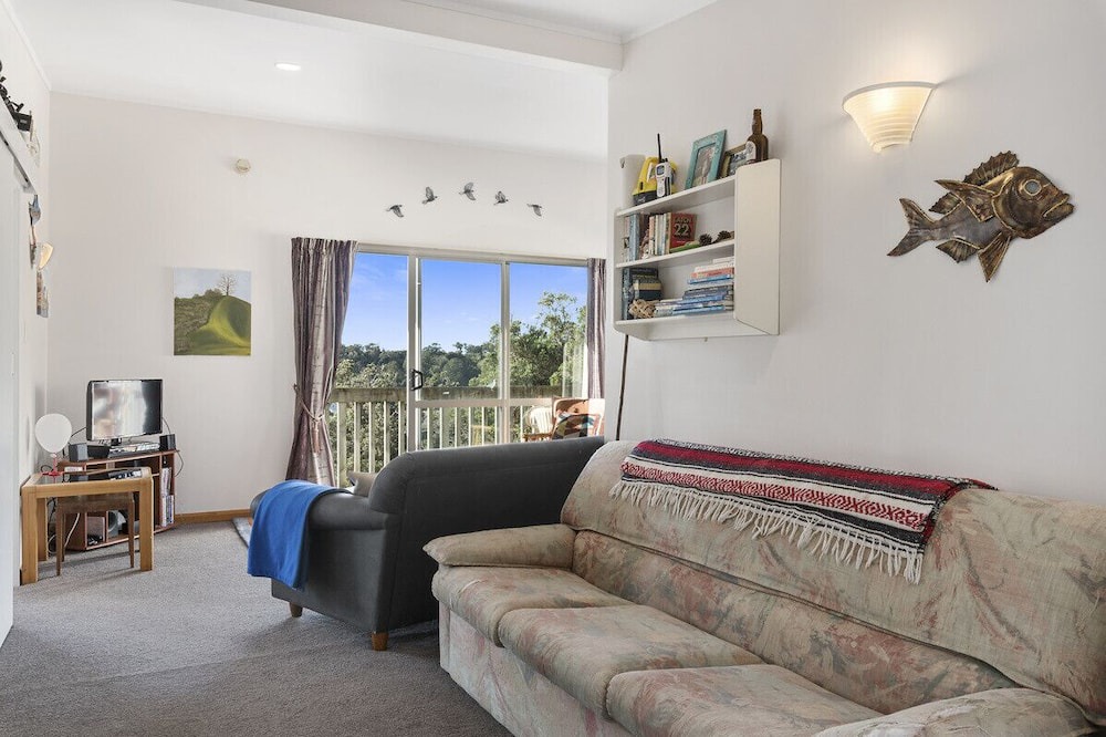 Photo of Livingroom in Mahurangi East