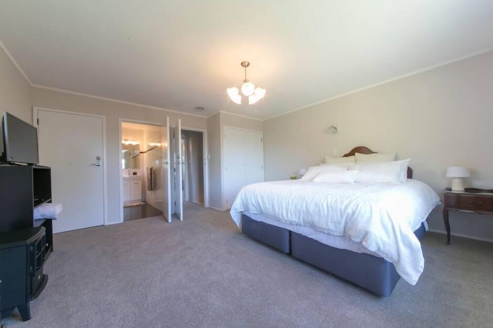 Photo of Bedroom in Kumeu
